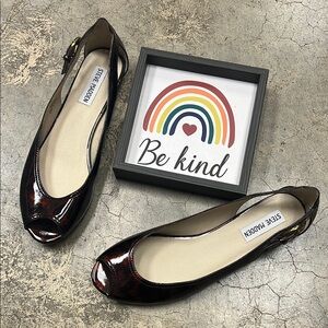 * Steve Madden Black Flats Timeless Style